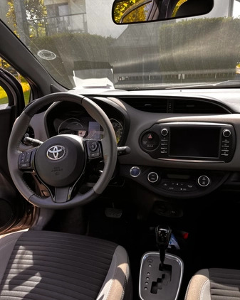 Toyota Yaris cena 57000 przebieg: 68000, rok produkcji 2017 z Wrocław małe 106